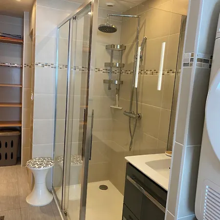 Les Pieds Dans L Eau *